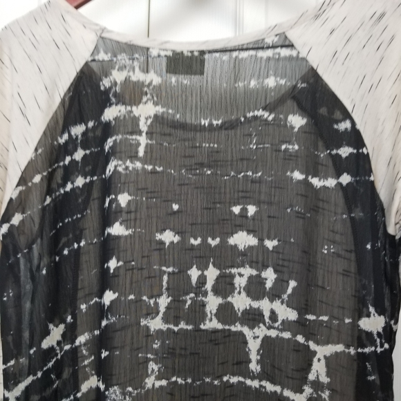 H.I.P Tunic - Picture 3 of 5